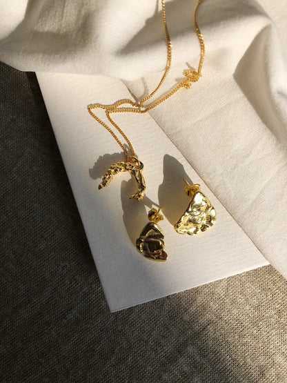 Larrocha Textured Stud Earrings